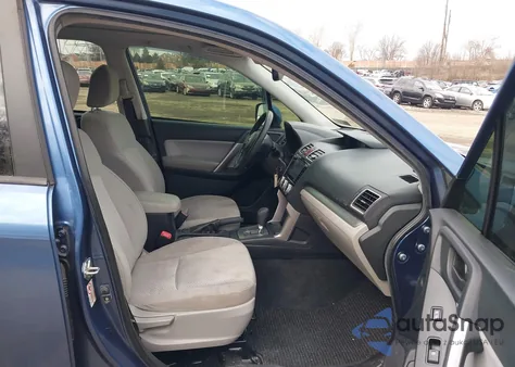 2016 Subaru Forester 2.5I Premium z USA, uszkodzony, nr VIN JF2SJAFC2GH543568